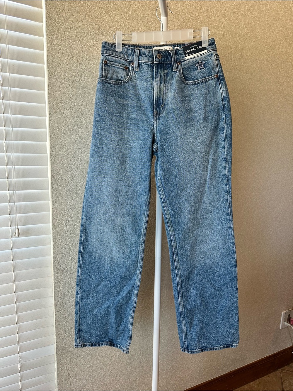 Abercrombie & fitch high rise 90s relaxed curve love Dallas cowboys jeans sz 26
